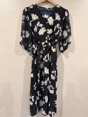 100% Mulberry Silk Dress (Washable) Black & White Floral V-Neck Midi Dress NWOT